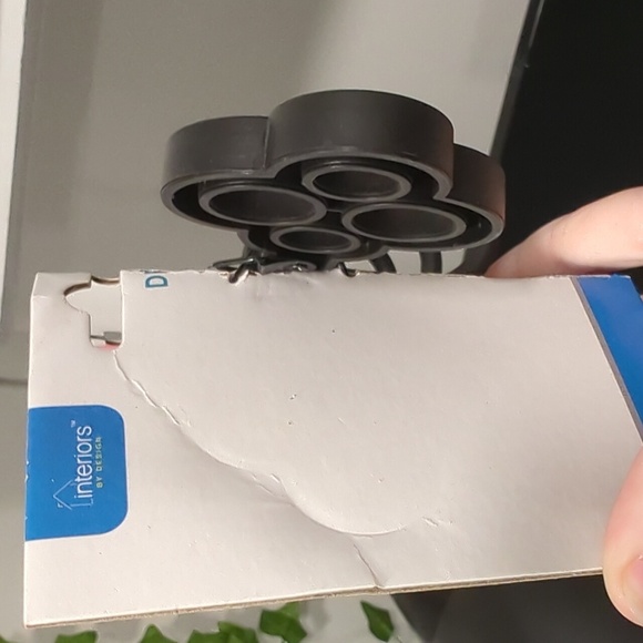 Key shaped hook - Picture 3 of 4